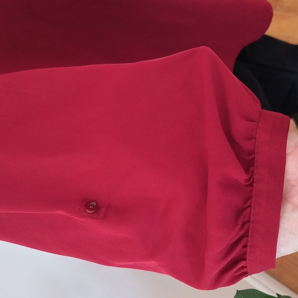 Elegant Red Women's Top - Picture 6 of 9